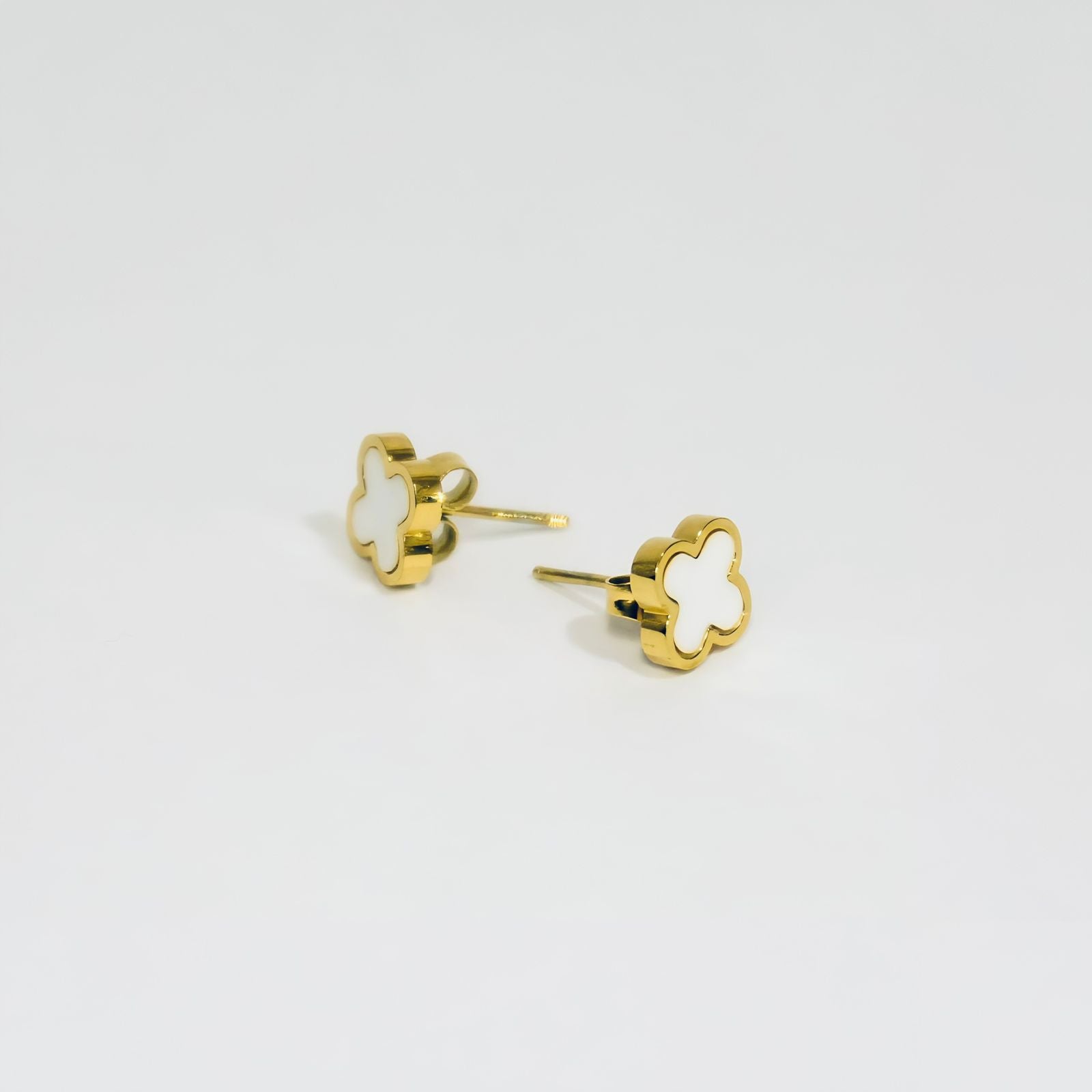 Aretes Topo Trébol Blanco